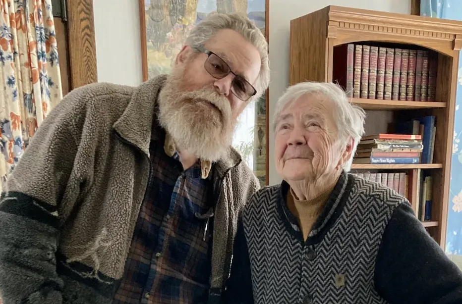 A Catskill Neighbor Volunteer meeting with a Senior